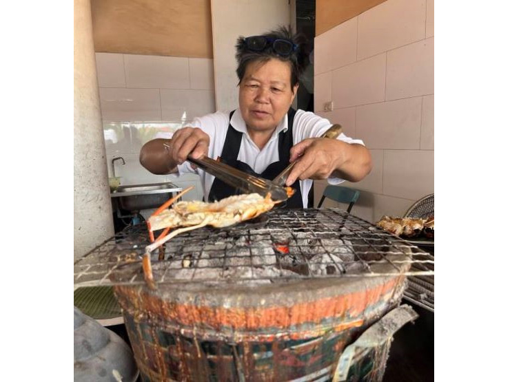 名物グルメ_焼き川エビ