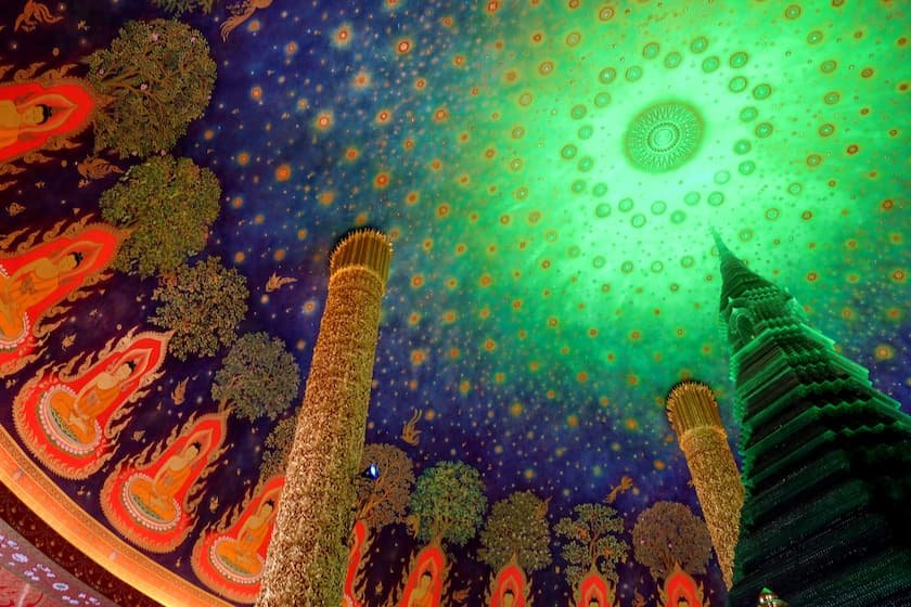 ワットパクナムはタイの絶景寺院！黄金の大仏など観光ポイントや行き方を紹介