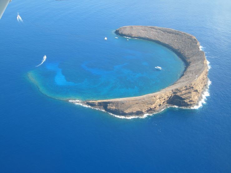 モロキニ島 空撮