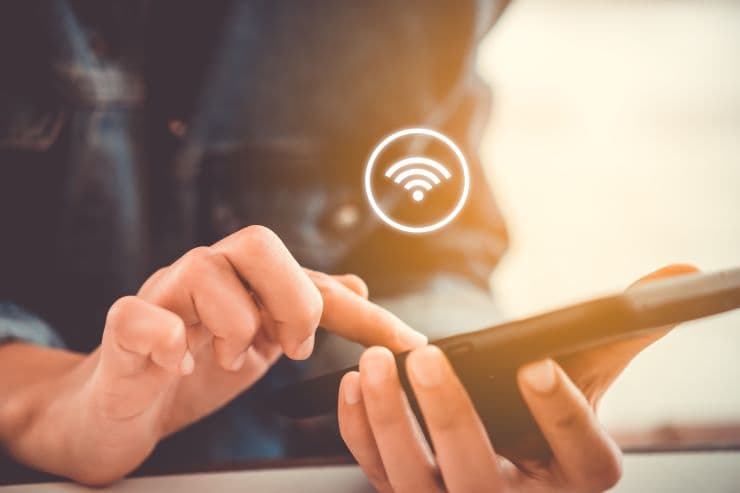 スマホをWi-Fiに接続するイメージ