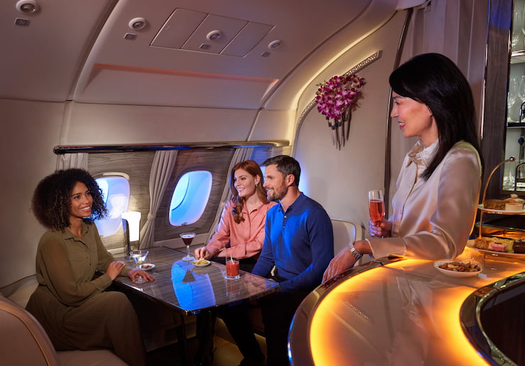 A380型機のオンボードラウンジ　提供：エミレーツ航空