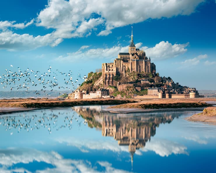 フランスの世界遺産「モン・サン・ミッシェル」の魅力とパリからの行き方