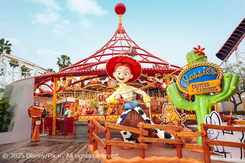 Jessies_Critter_Carousel　©Disney 