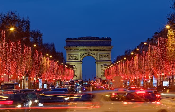 paris_champs elysees avenue illuminated_dams_0b52cc68-cd17-4df6-b33c-6786ad9e69b7.jpg