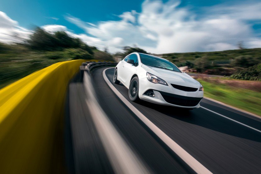 h_nondescript_car_922_010_hertz