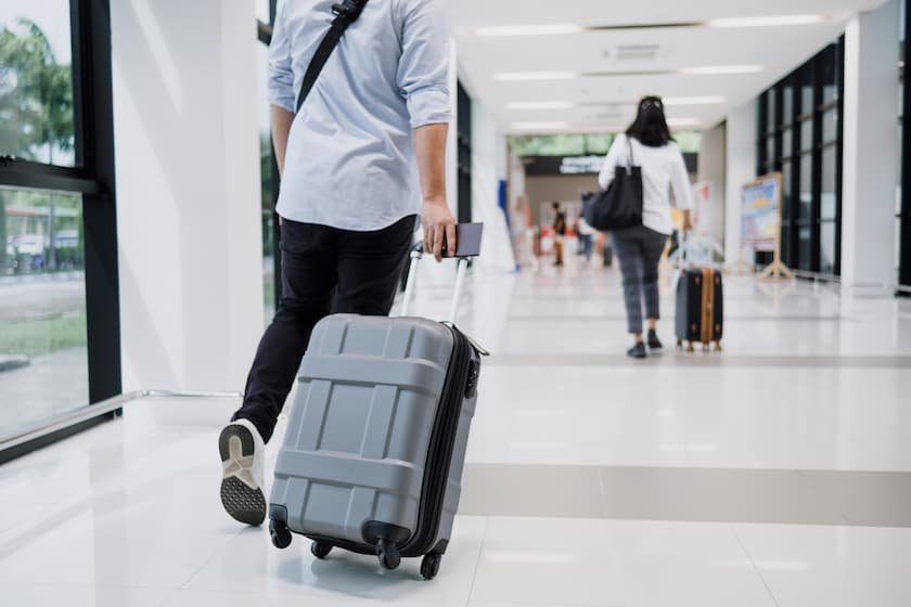 韓国旅行に出発する様子