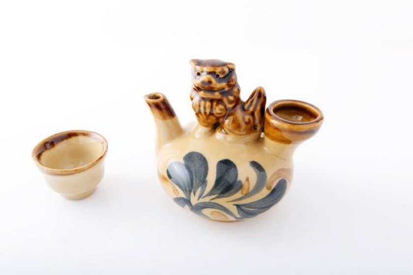 沖縄の泡盛を片手に民宿の醍醐味「ゆんたく」を楽しもう