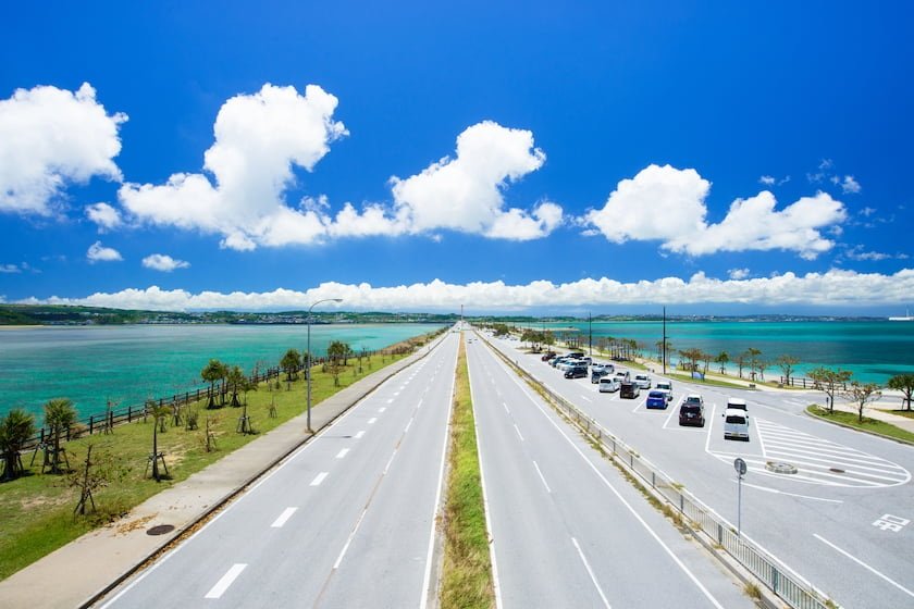 沖縄観光指折りのドライブコース「海中道路」！その魅力を徹底解剖