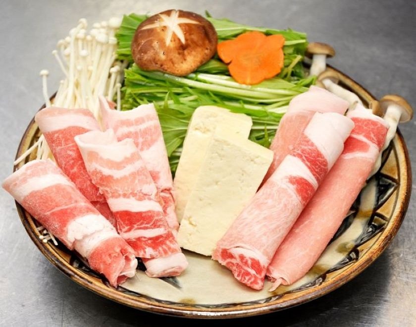 沖縄特産のアグーをオキナワで心ゆくまで食す！