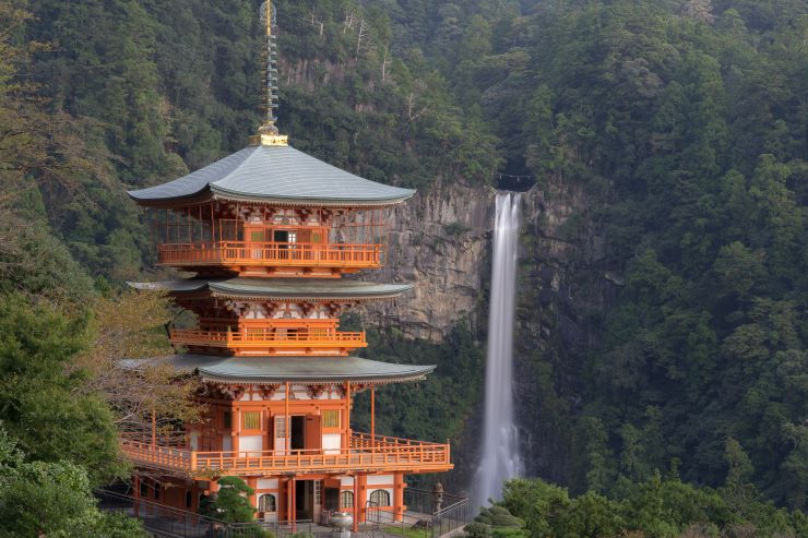 那智山青岸渡寺と那智の滝
