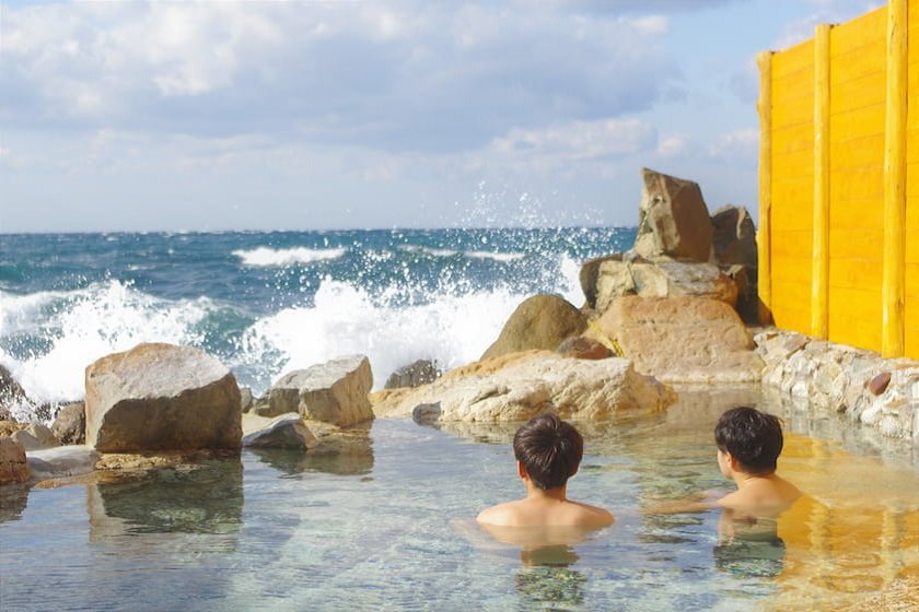 白浜温泉 崎の湯　提供：南紀白浜観光協会