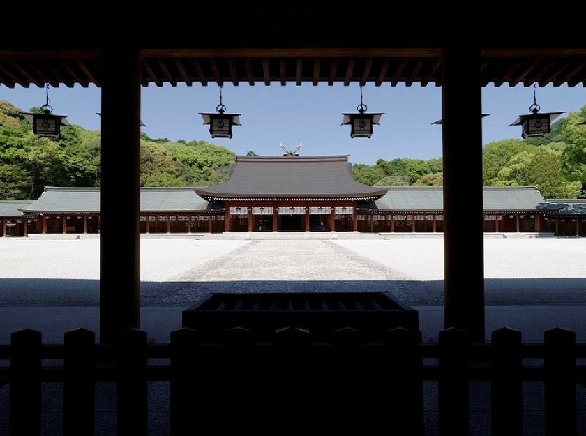 橿原神宮 内拝殿正面 写真提供：橿原神宮