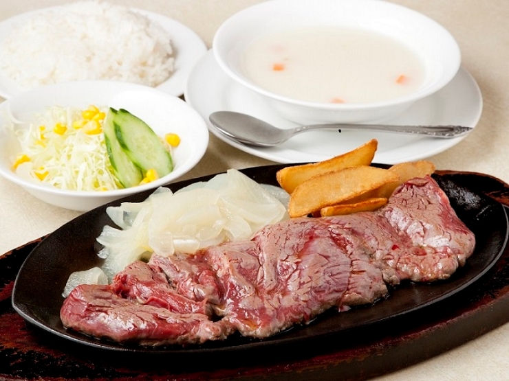 テンダーロインステーキＬ 3,500円　提供：ジャッキーステーキハウス