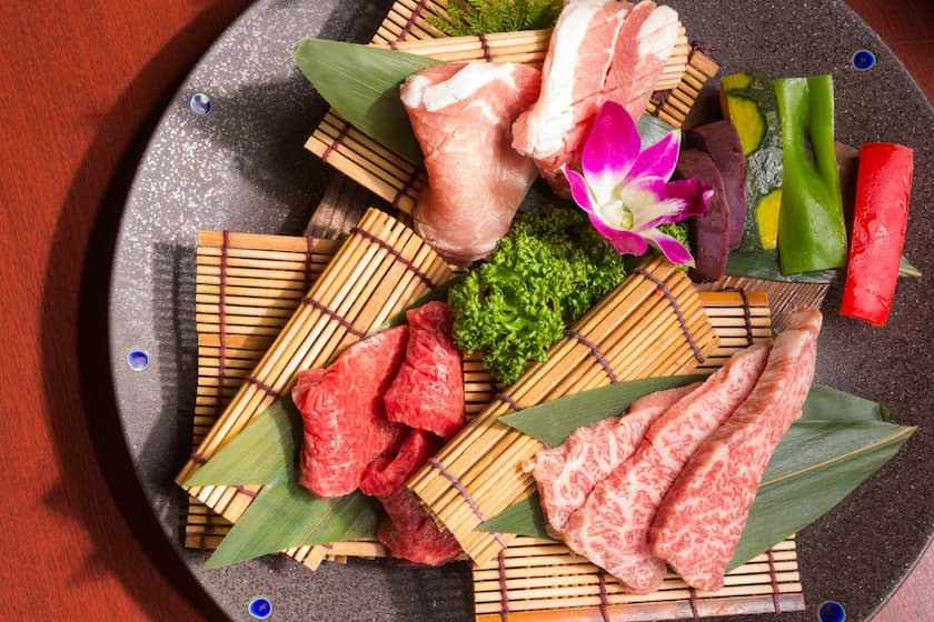 石垣島で人気グルメを食べ尽くす!王道の石垣牛からおすすめのおみやげまで