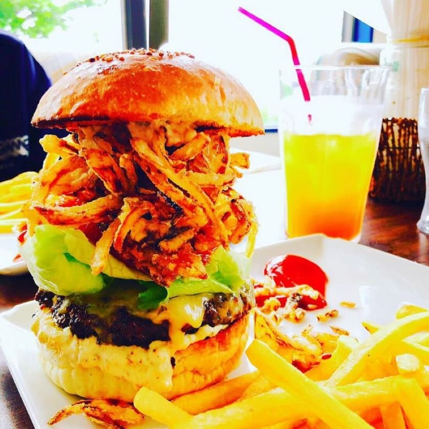 hamburger 写真提供：CAPTAIN KANGAROO