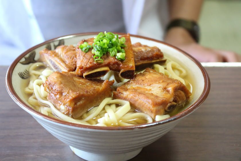 沖縄郷土料理 ソーキそば