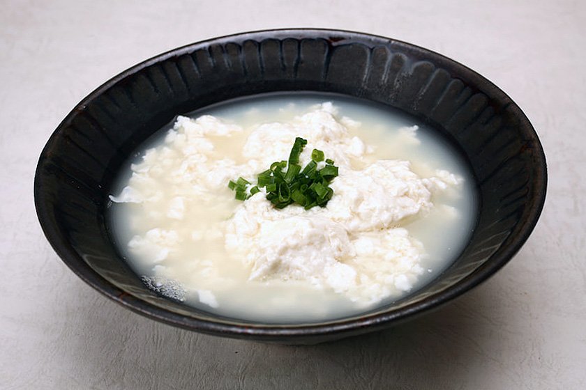 ゆし豆腐 画像提供：OCVB