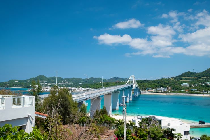 瀬底大橋