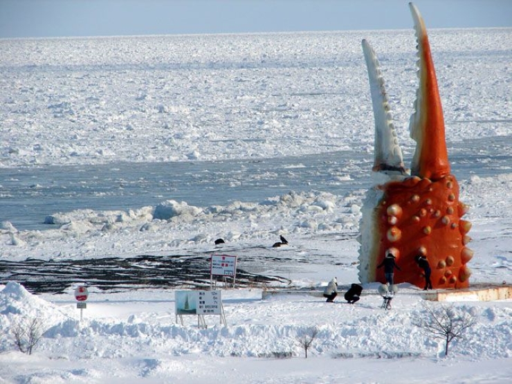 カニの爪オブジェ　提供：北海道観光振興機構