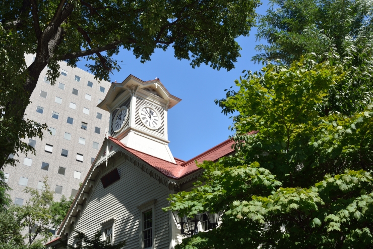 札幌市時計台 提供:さっぽろ観光写真ライブラリー
