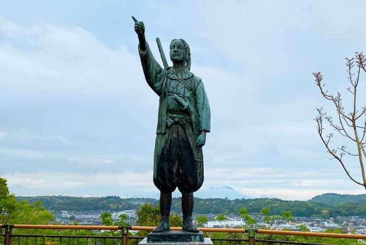 天草四郎像2　提供：熊本県観光連盟