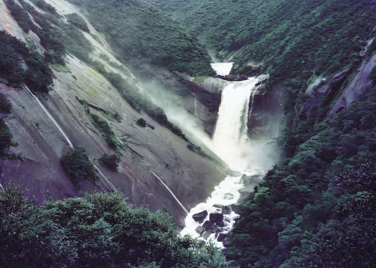 千尋の滝 提供:鹿児島県観光連盟