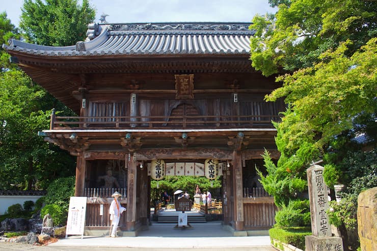 第一番札所霊山寺 提供:徳島県観光協会