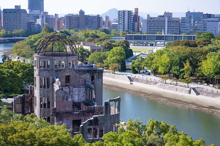 原爆ドーム　提供：広島市
