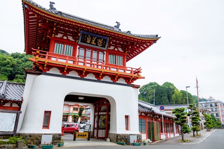 武雄温泉楼門