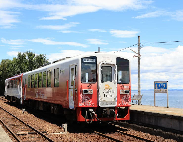 しまてつカフェトレイン 提供:島原鉄道