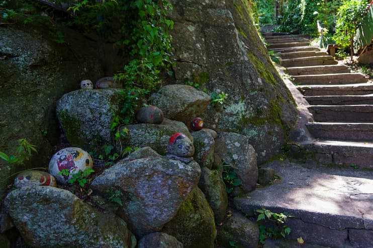 広島尾道猫の細道の猫石