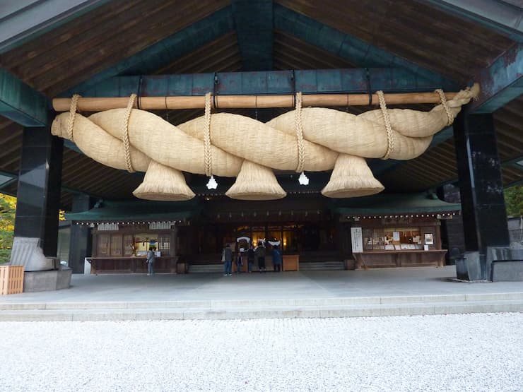 島根県_出雲大社神楽殿(大注連縄)
