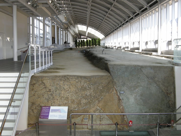 野島断層保存館　提供：北淡震災記念公園