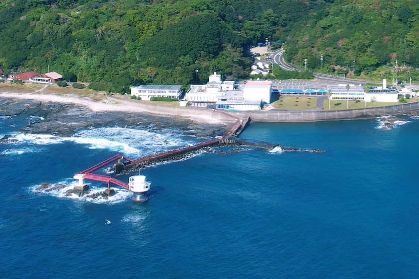 センター全景 画像提供：串本海中公園センター