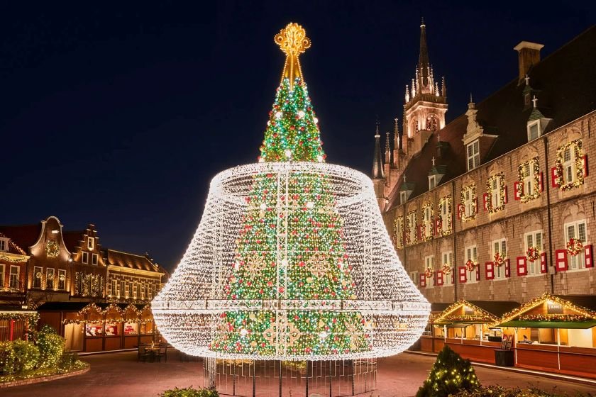 グランド・シャンデリアツリー 画像提供：ハウステンボス