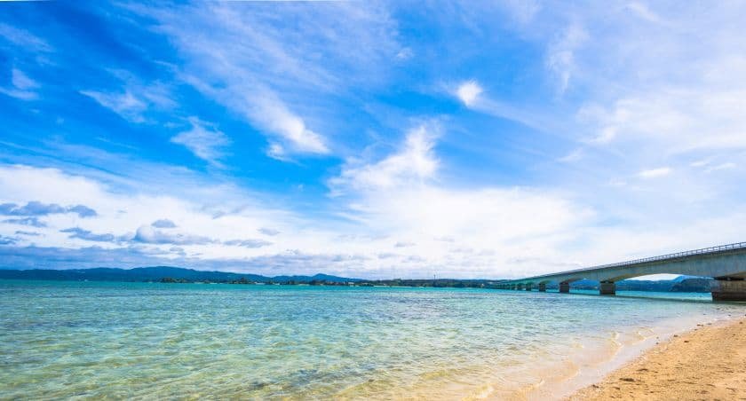 古宇利大橋を望める絶景ビュースポットでもある古宇利ビーチ