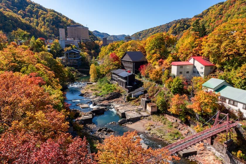 紅葉シーズンの定山渓